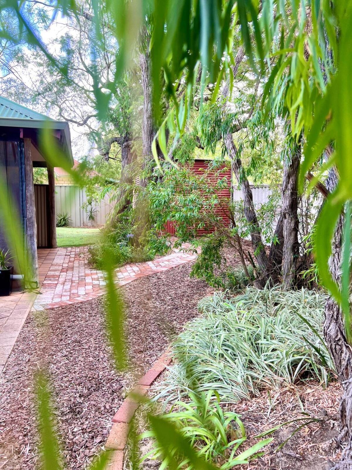 邓斯伯勒Acacia Retreat公寓 外观 照片