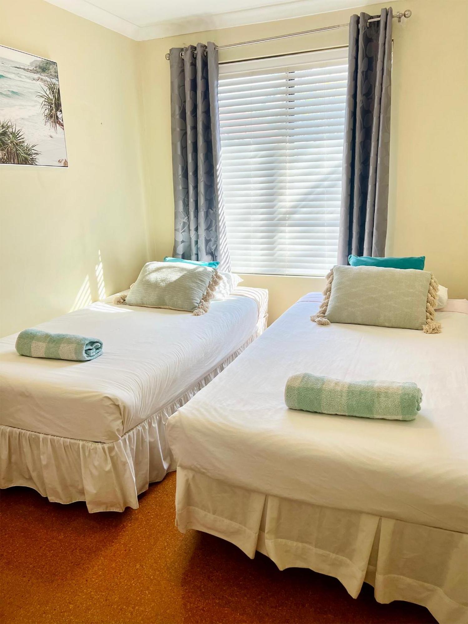 邓斯伯勒Acacia Retreat公寓 外观 照片